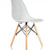 Кресло для посетителей Eames белое